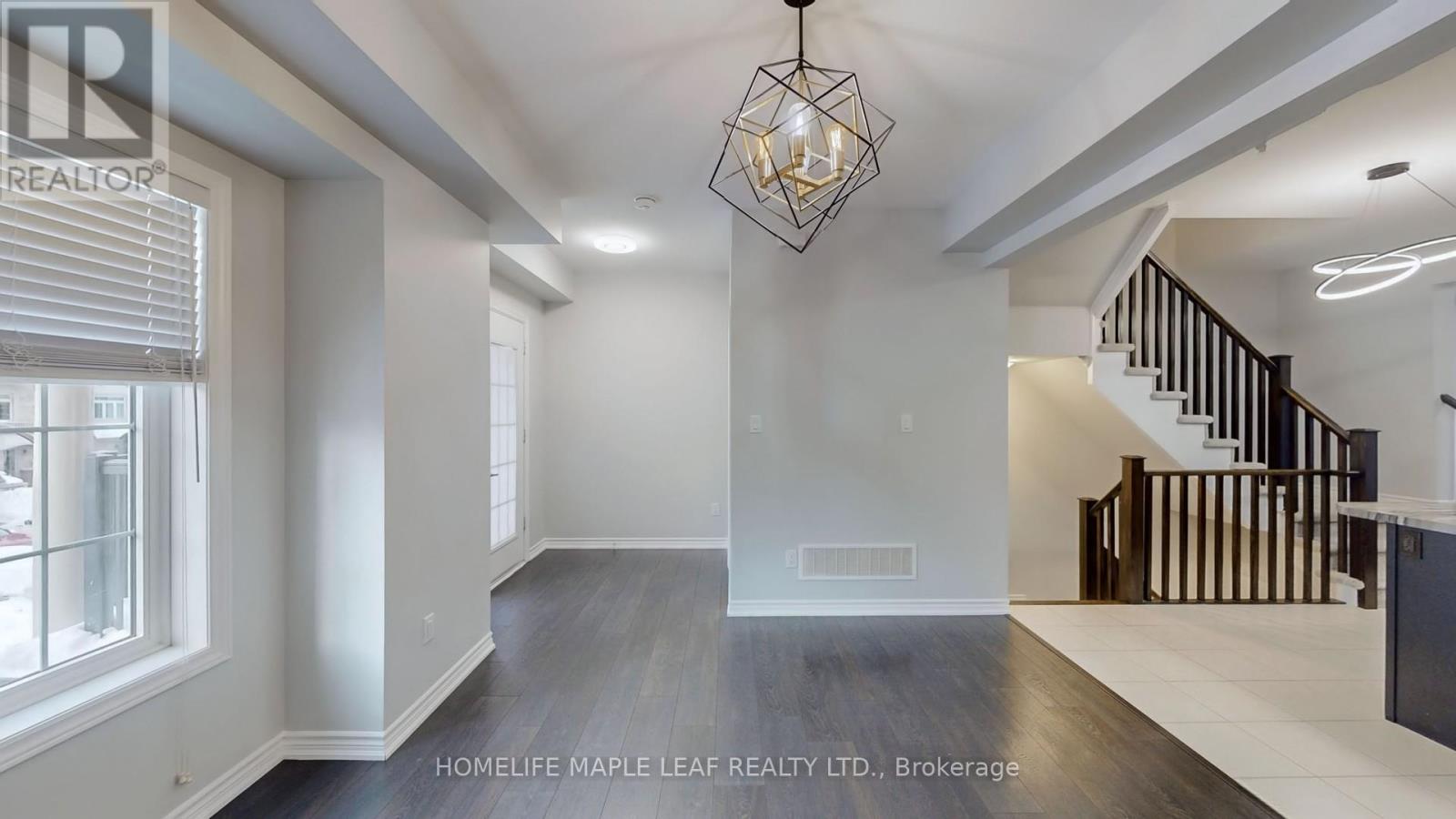 26 Borers Creek Circle, Hamilton, Ontario  L8B 1W3 - Photo 8 - X12219146