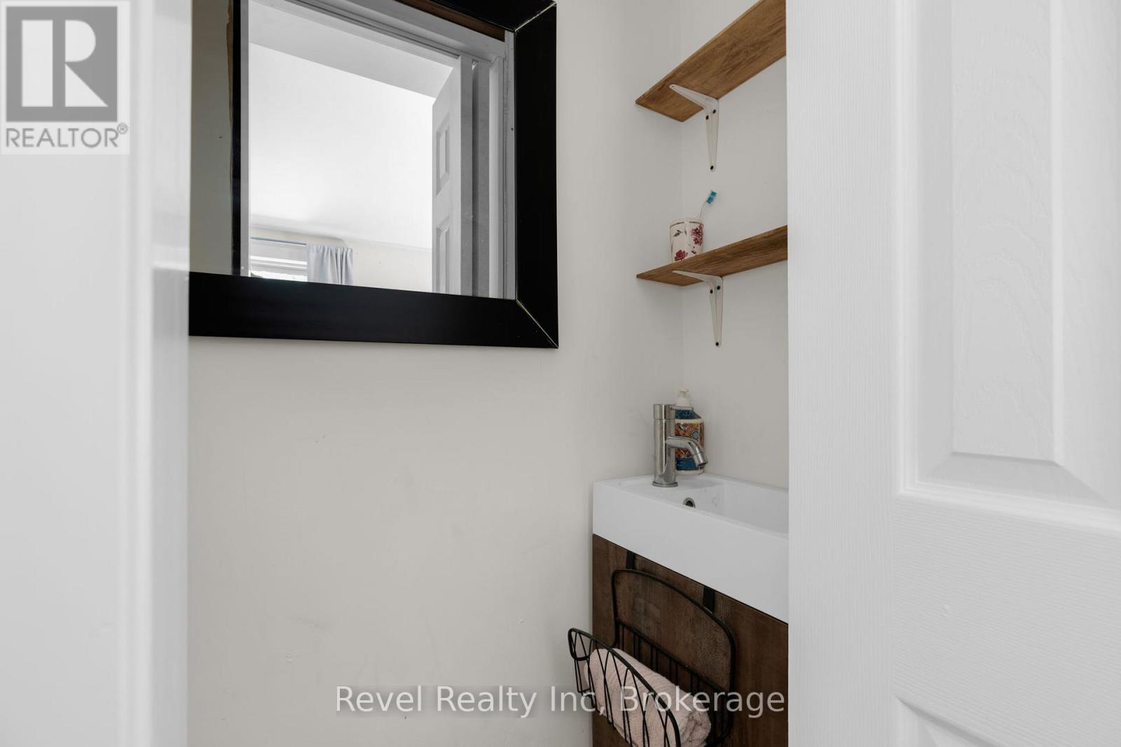 1204 Tiny Beaches Road N, Tiny, Ontario  L9M 0H7 - Photo 12 - S12219441