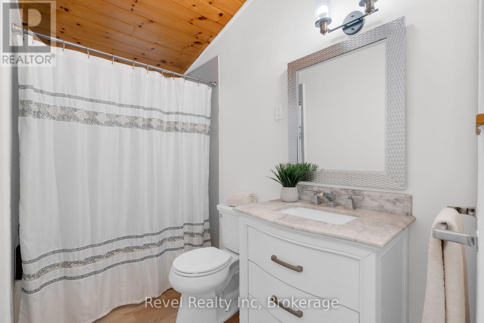 1204 Tiny Beaches Road N, Tiny, Ontario  L9M 0H7 - Photo 13 - S12219441