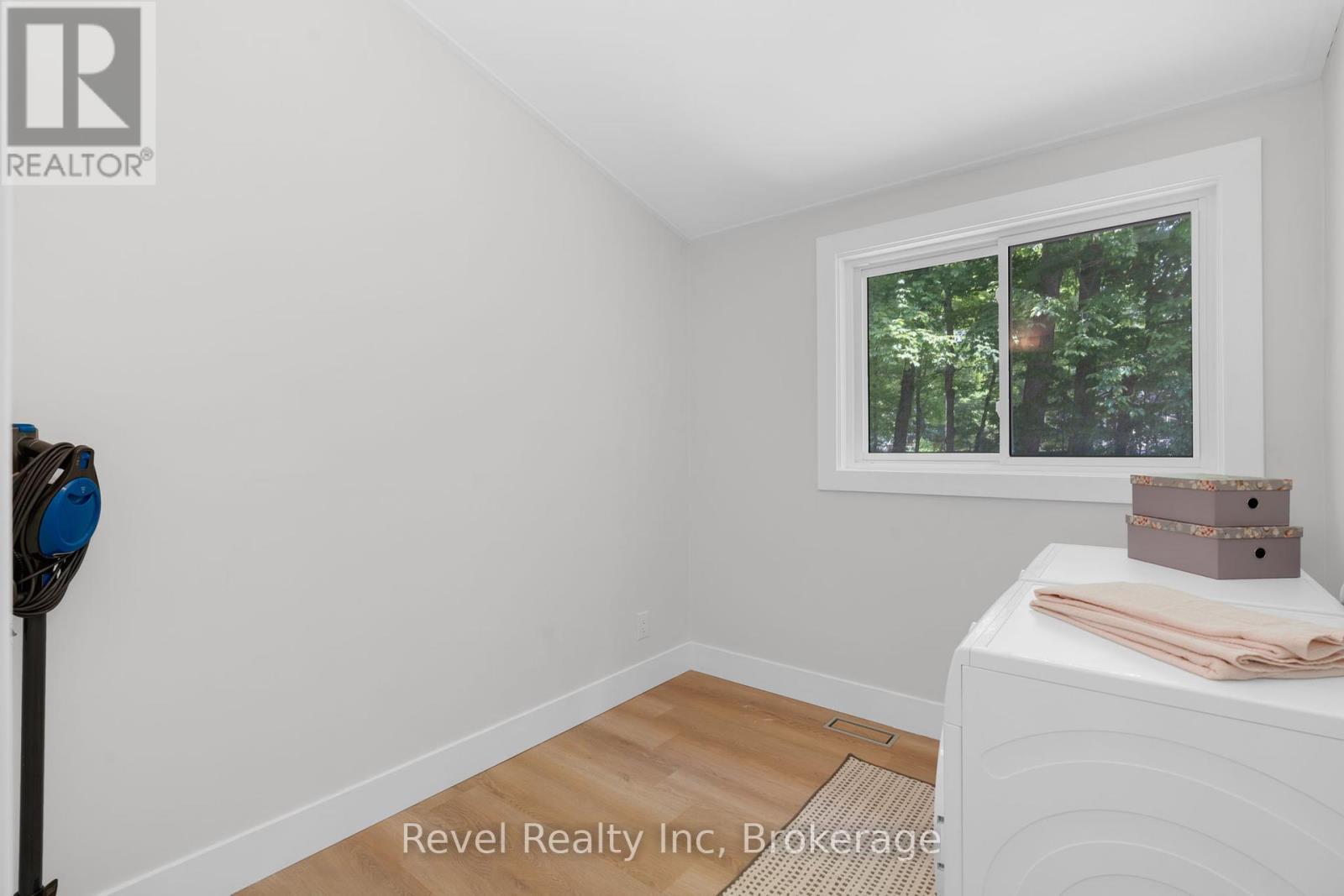 1204 Tiny Beaches Road N, Tiny, Ontario  L9M 0H7 - Photo 17 - S12219441