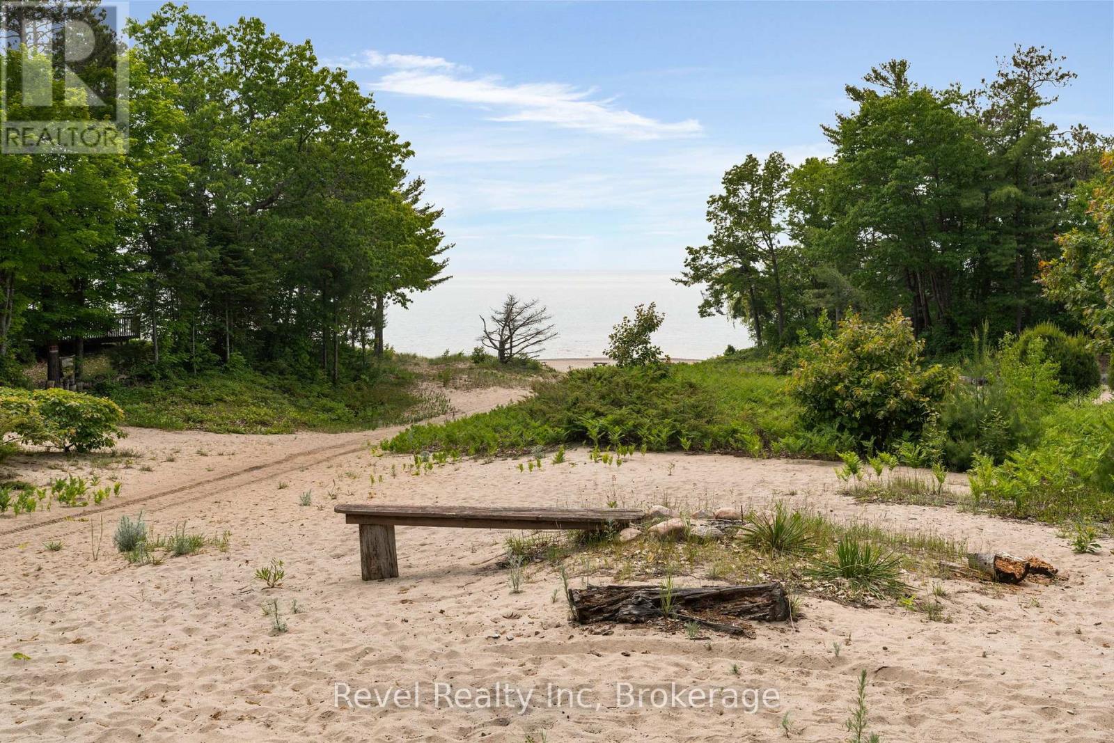 1204 Tiny Beaches Road N, Tiny, Ontario  L9M 0H7 - Photo 26 - S12219441