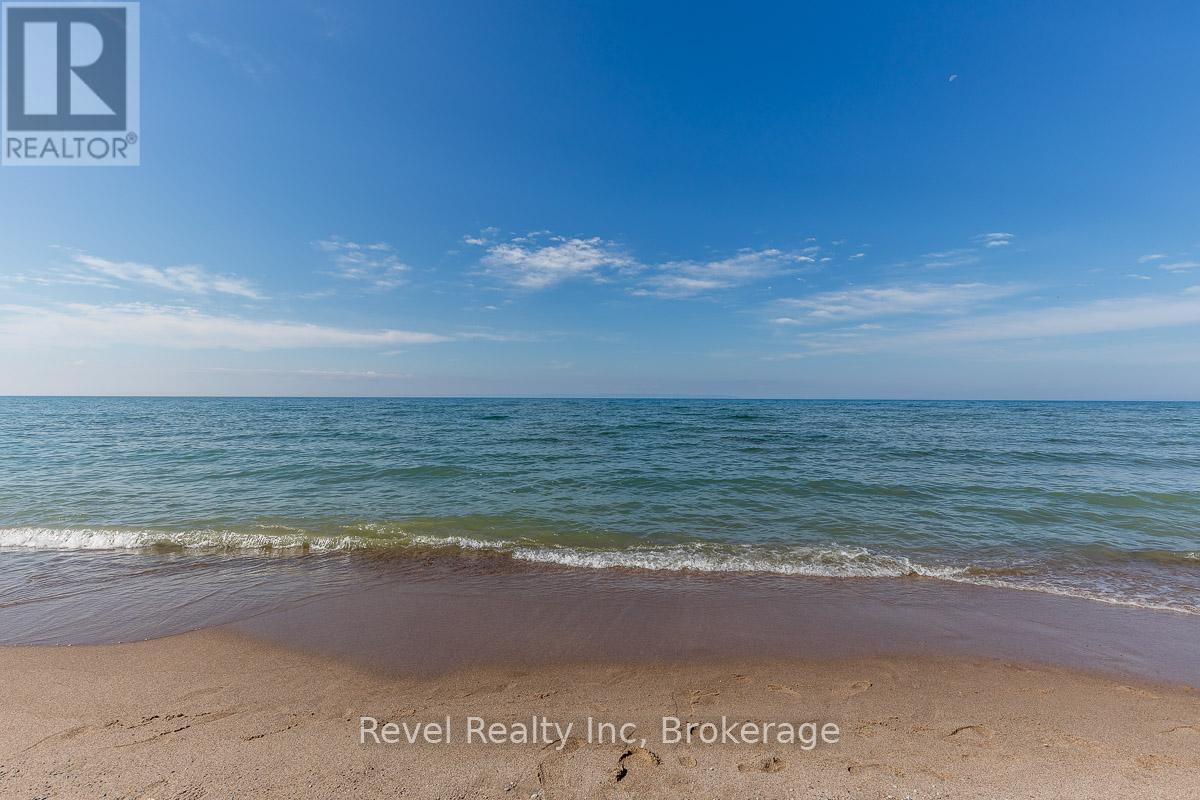 1204 Tiny Beaches Road N, Tiny, Ontario  L9M 0H7 - Photo 29 - S12219441