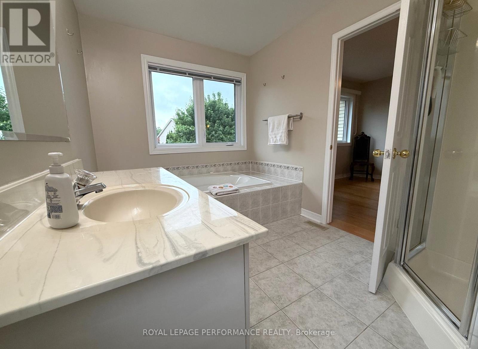 118 Dunbarton Court, Ottawa, Ontario  K1K 4L6 - Photo 15 - X12215423