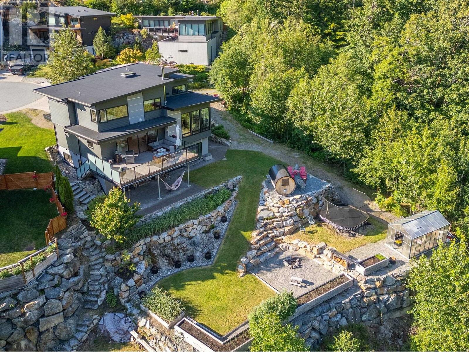 2258 Windsail Place, Squamish, British Columbia  V8B 0T6 - Photo 1 - R3015224