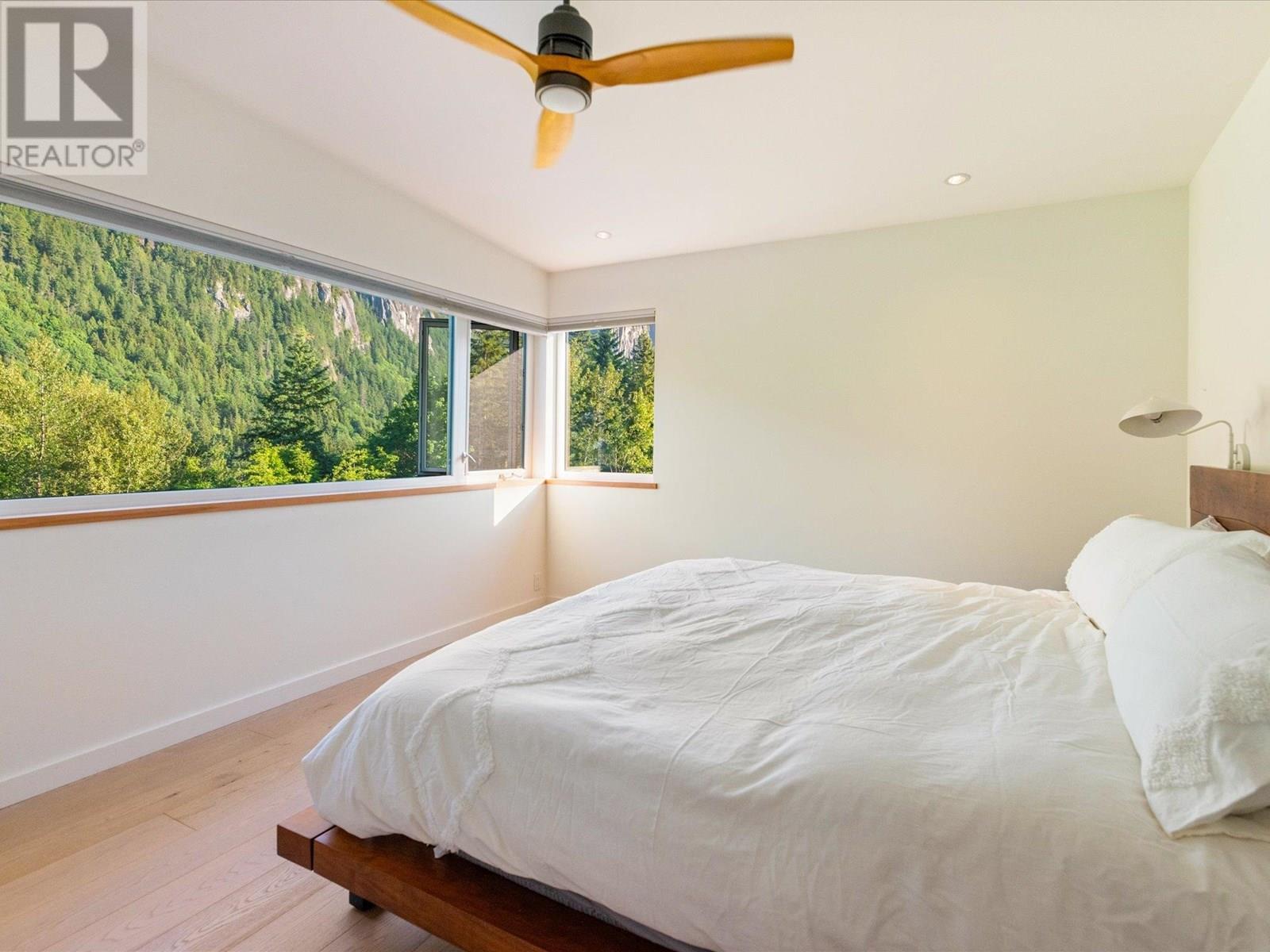 2258 Windsail Place, Squamish, British Columbia  V8B 0T6 - Photo 16 - R3015224