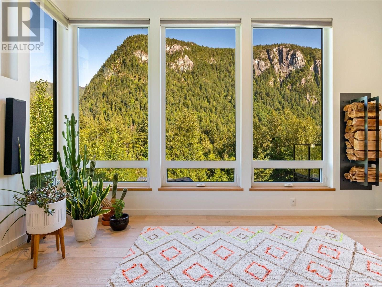 2258 Windsail Place, Squamish, British Columbia  V8B 0T6 - Photo 3 - R3015224