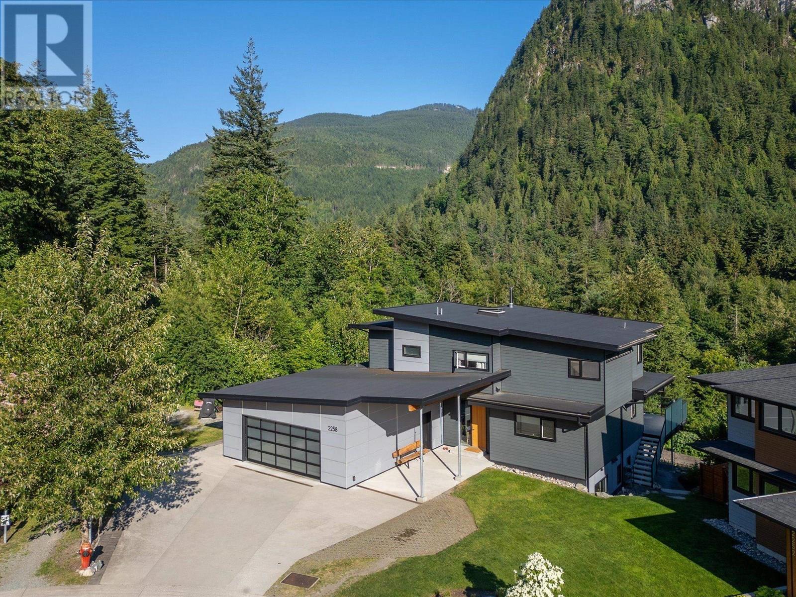 2258 Windsail Place, Squamish, British Columbia  V8B 0T6 - Photo 38 - R3015224