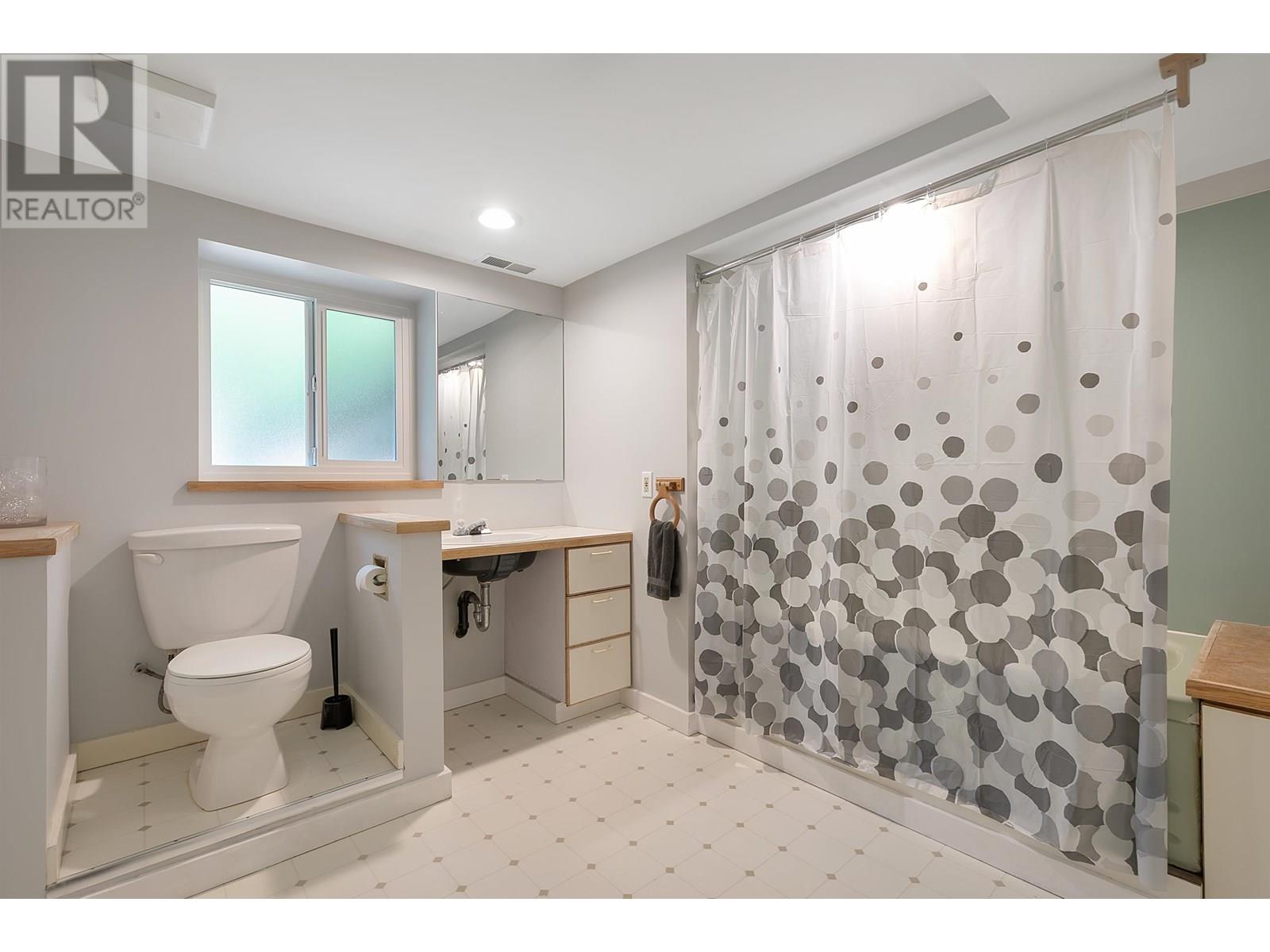 645 Mccartney Close, North Vancouver, British Columbia  V7H 2H1 - Photo 27 - R3015257