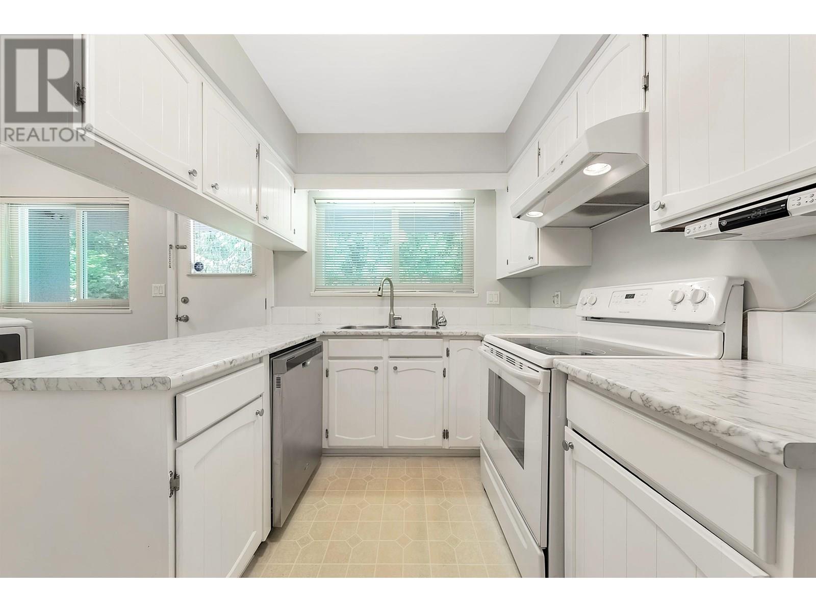 645 Mccartney Close, North Vancouver, British Columbia  V7H 2H1 - Photo 8 - R3015257
