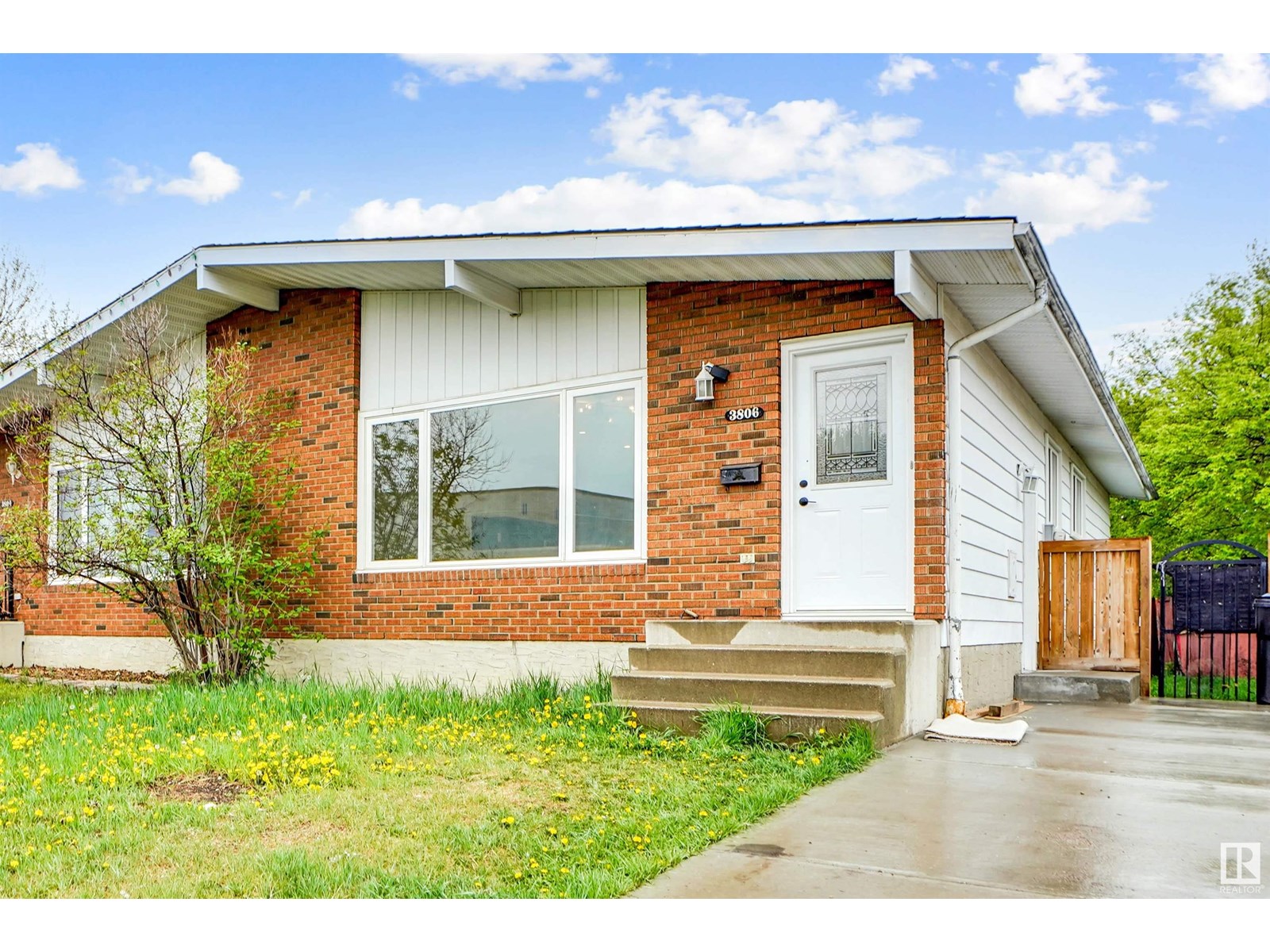 Property at 3806 85 ST NW image 1