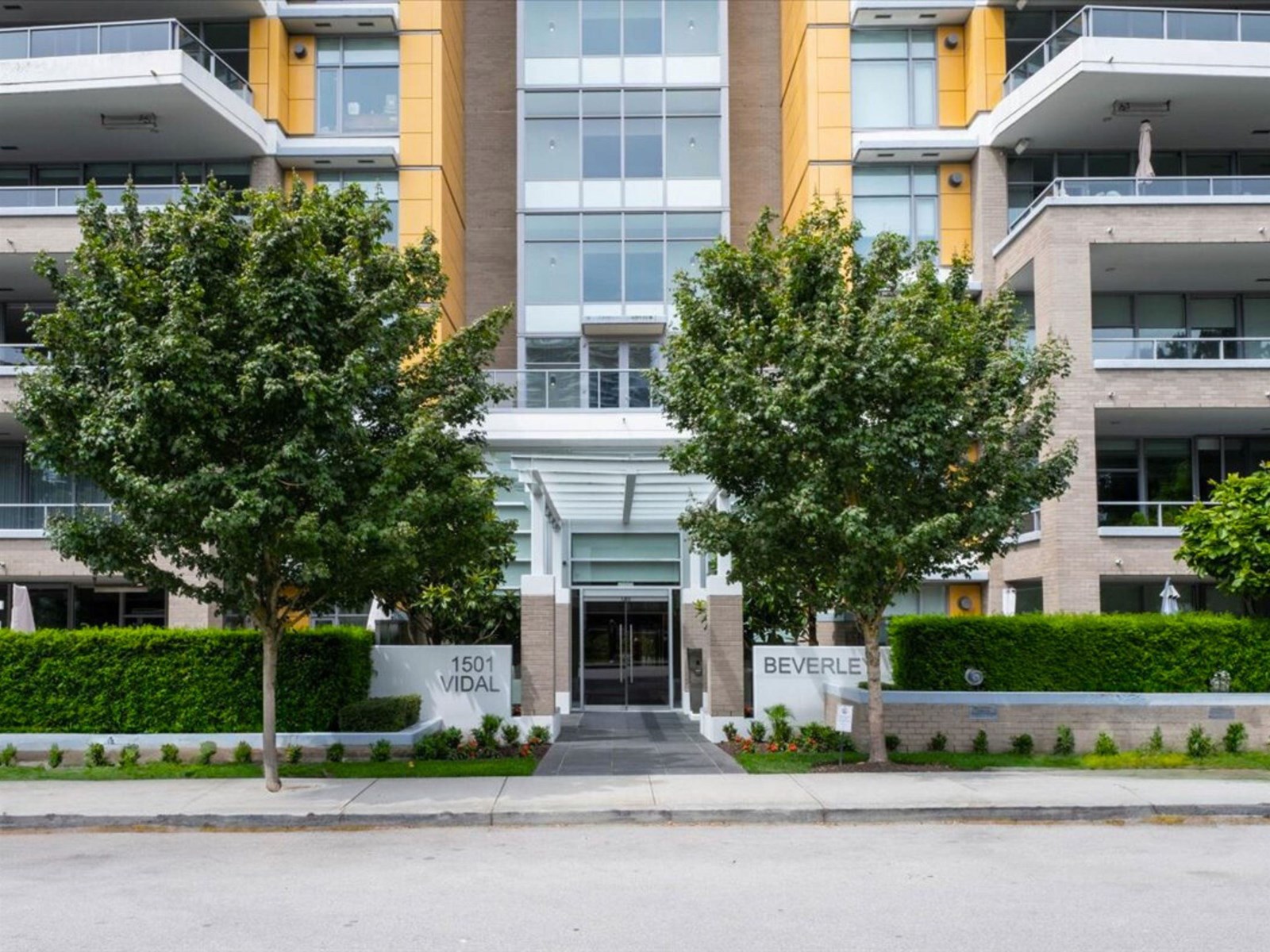 305 1501 Vidal Street, White Rock, British Columbia  V4B 0B5 - Photo 2 - R3015005
