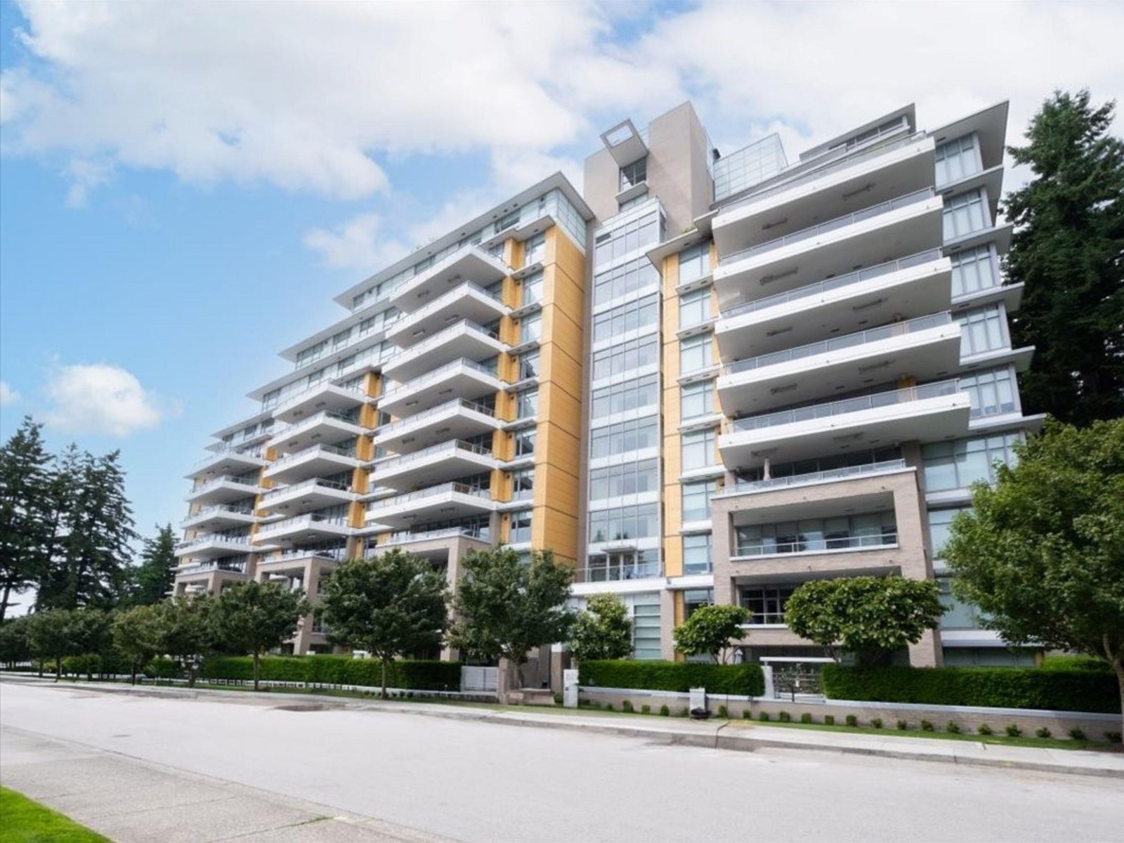 305 1501 Vidal Street, White Rock, British Columbia  V4B 0B5 - Photo 1 - R3015005