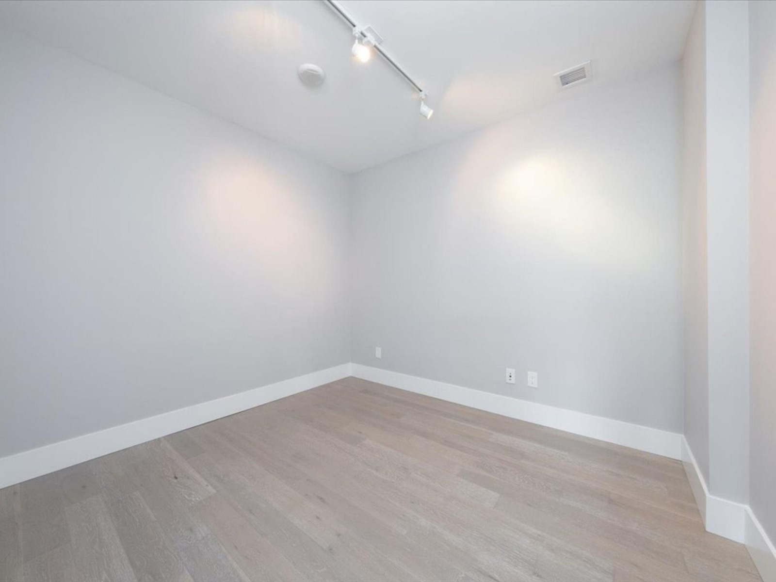 305 1501 Vidal Street, White Rock, British Columbia  V4B 0B5 - Photo 22 - R3015005