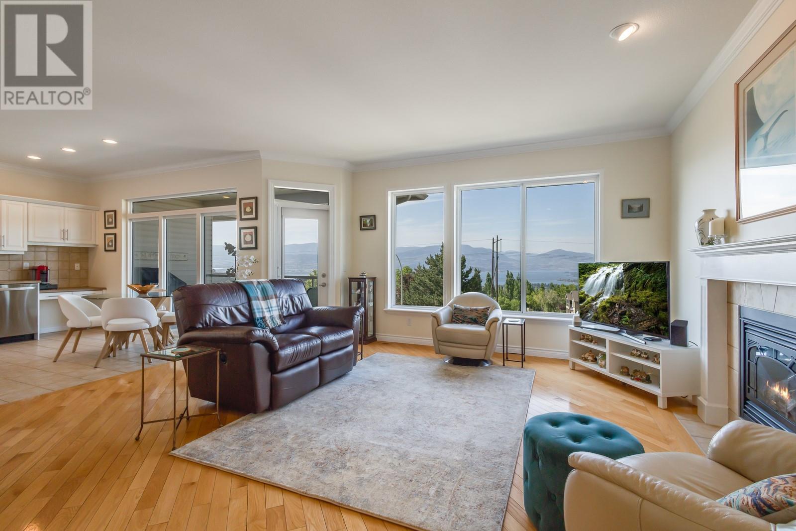 700 South Crest Drive Unit# 2, Kelowna, British Columbia  V1W 4X7 - Photo 4 - 10351545