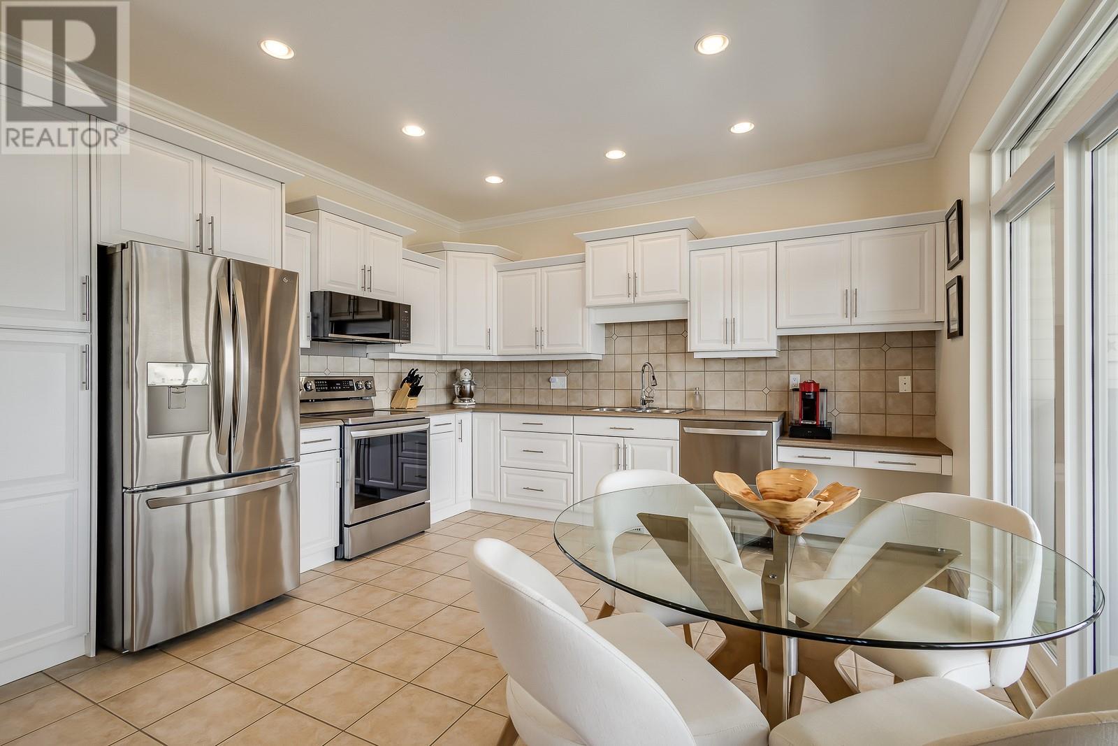 700 South Crest Drive Unit# 2, Kelowna, British Columbia  V1W 4X7 - Photo 8 - 10351545