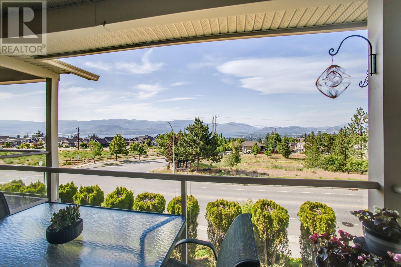 700 South Crest Drive Unit# 2, Kelowna, British Columbia  V1W 4X7 - Photo 2 - 10351545