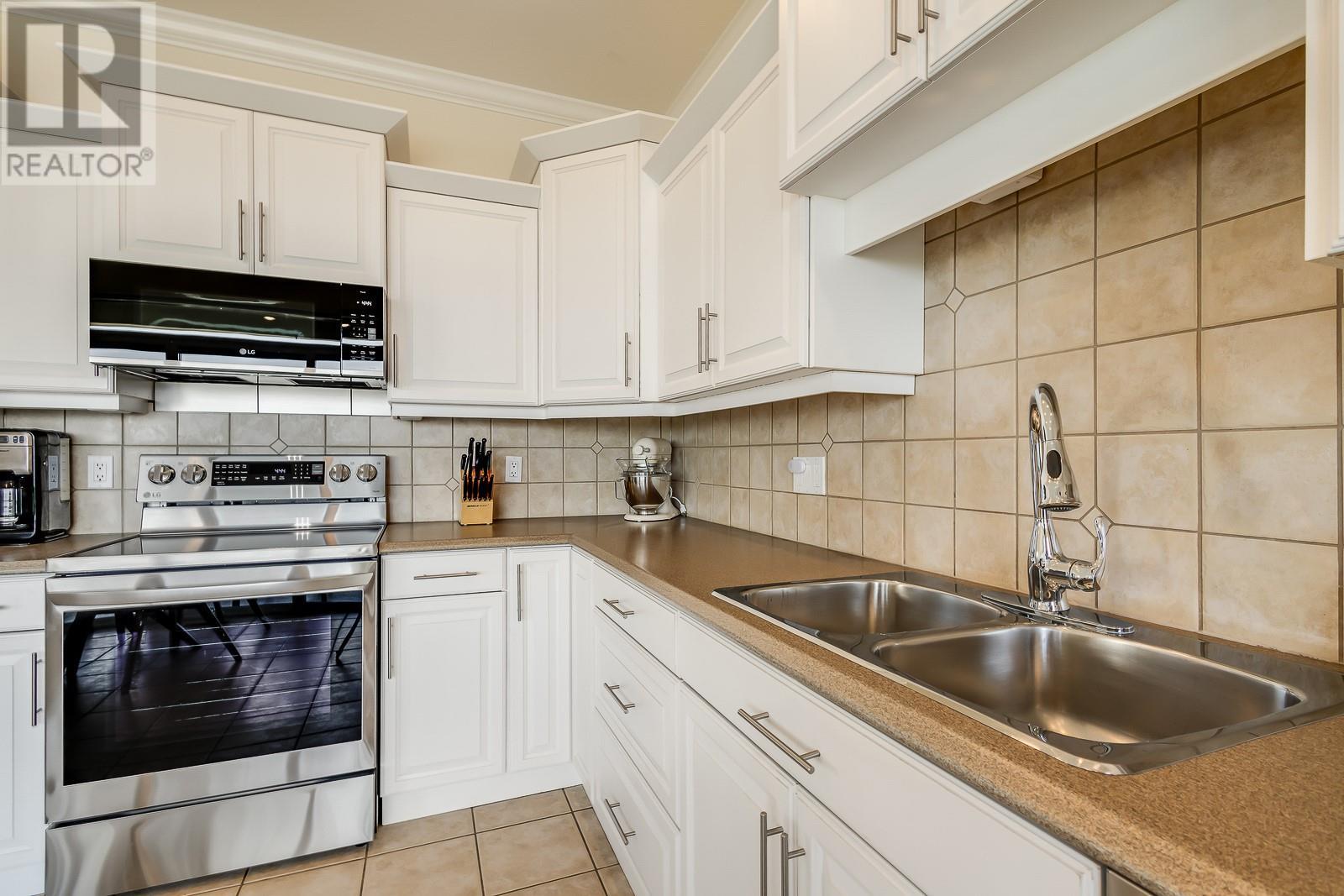 700 South Crest Drive Unit# 2, Kelowna, British Columbia  V1W 4X7 - Photo 10 - 10351545