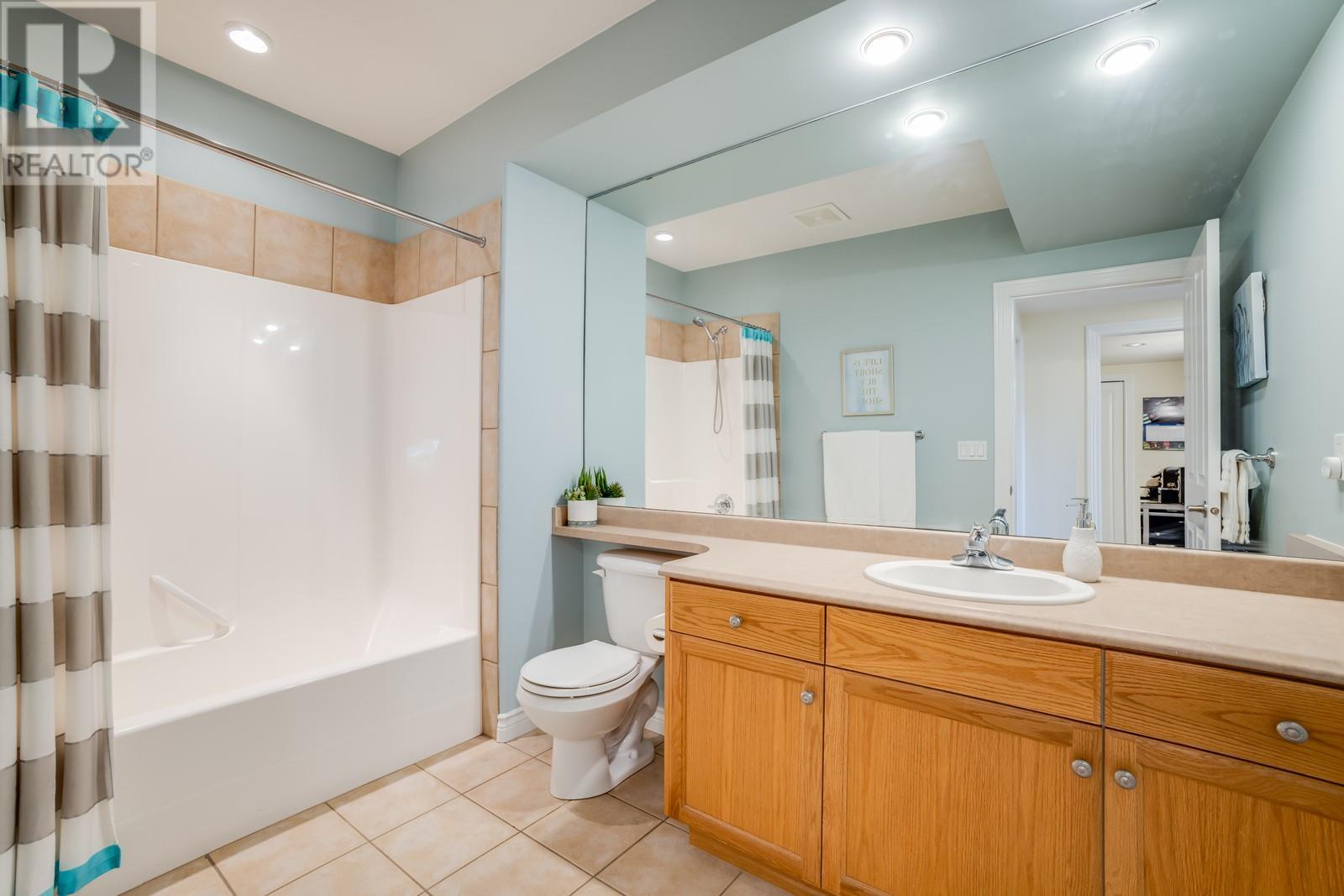 700 South Crest Drive Unit# 2, Kelowna, British Columbia  V1W 4X7 - Photo 26 - 10351545