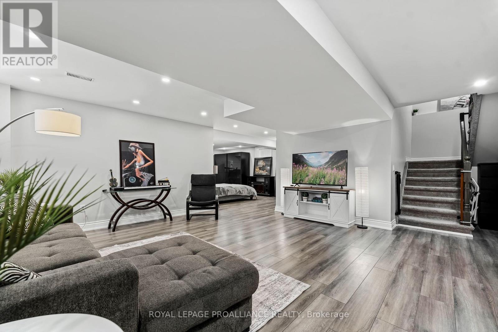 709 Elmer Hutton Street, Cobourg, Ontario  K9A 0K9 - Photo 25 - X12218995
