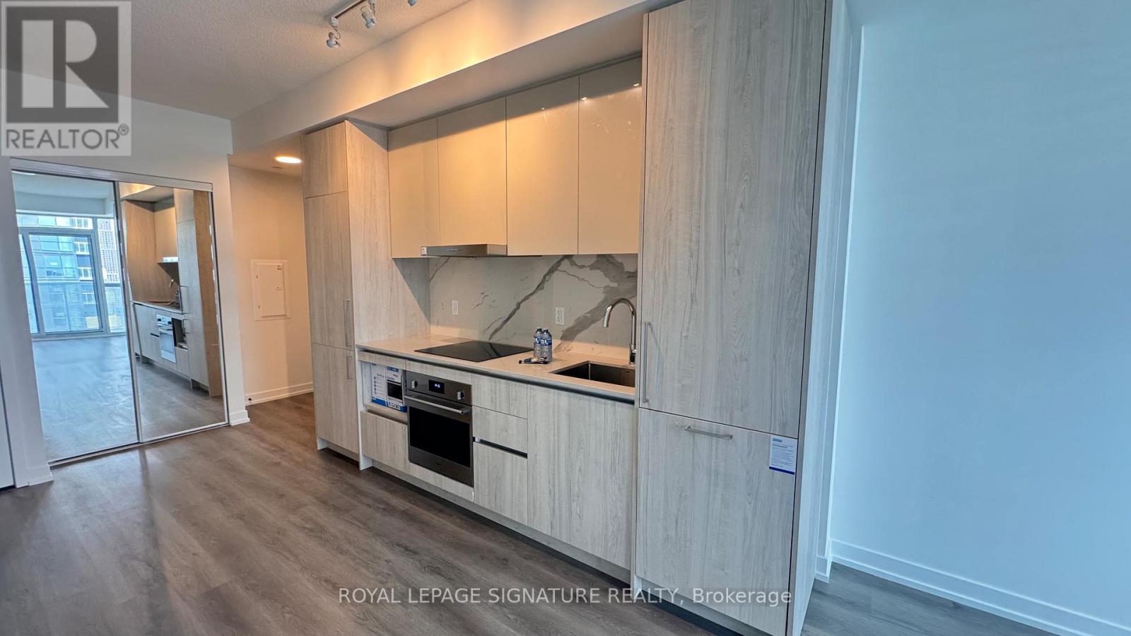4115 - 225 Commerce Street, Vaughan, Ontario  L4K 0R1 - Photo 1 - N12210189