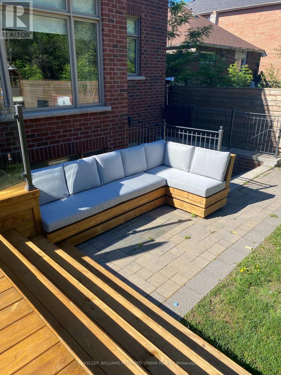606 Glengrove Avenue, Toronto, Ontario  M6B 2H8 - Photo 11 - C12212342