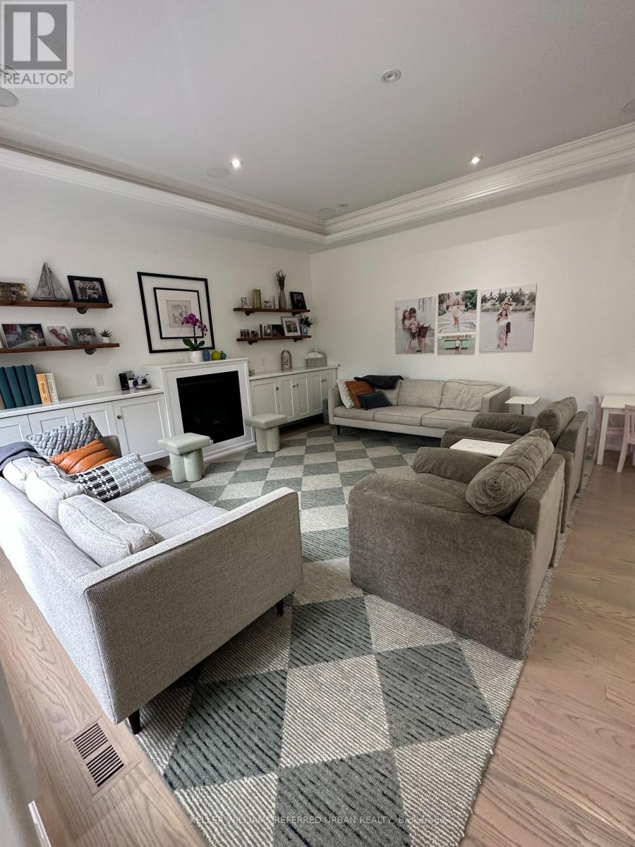 606 Glengrove Avenue, Toronto, Ontario  M6B 2H8 - Photo 4 - C12212342