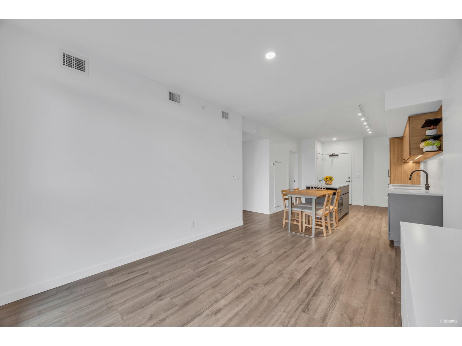 907 13428 105 Avenue, Surrey, British Columbia  V3T 0S6 - Photo 8 - R3015223