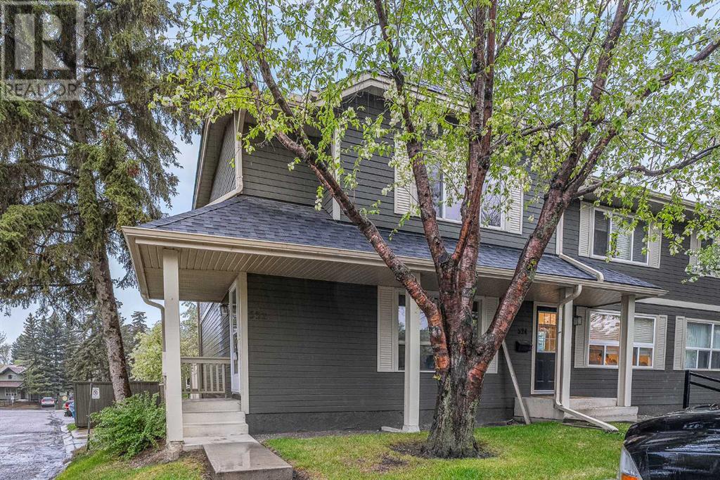 Property at 522 Queenston Gardens SE image 3