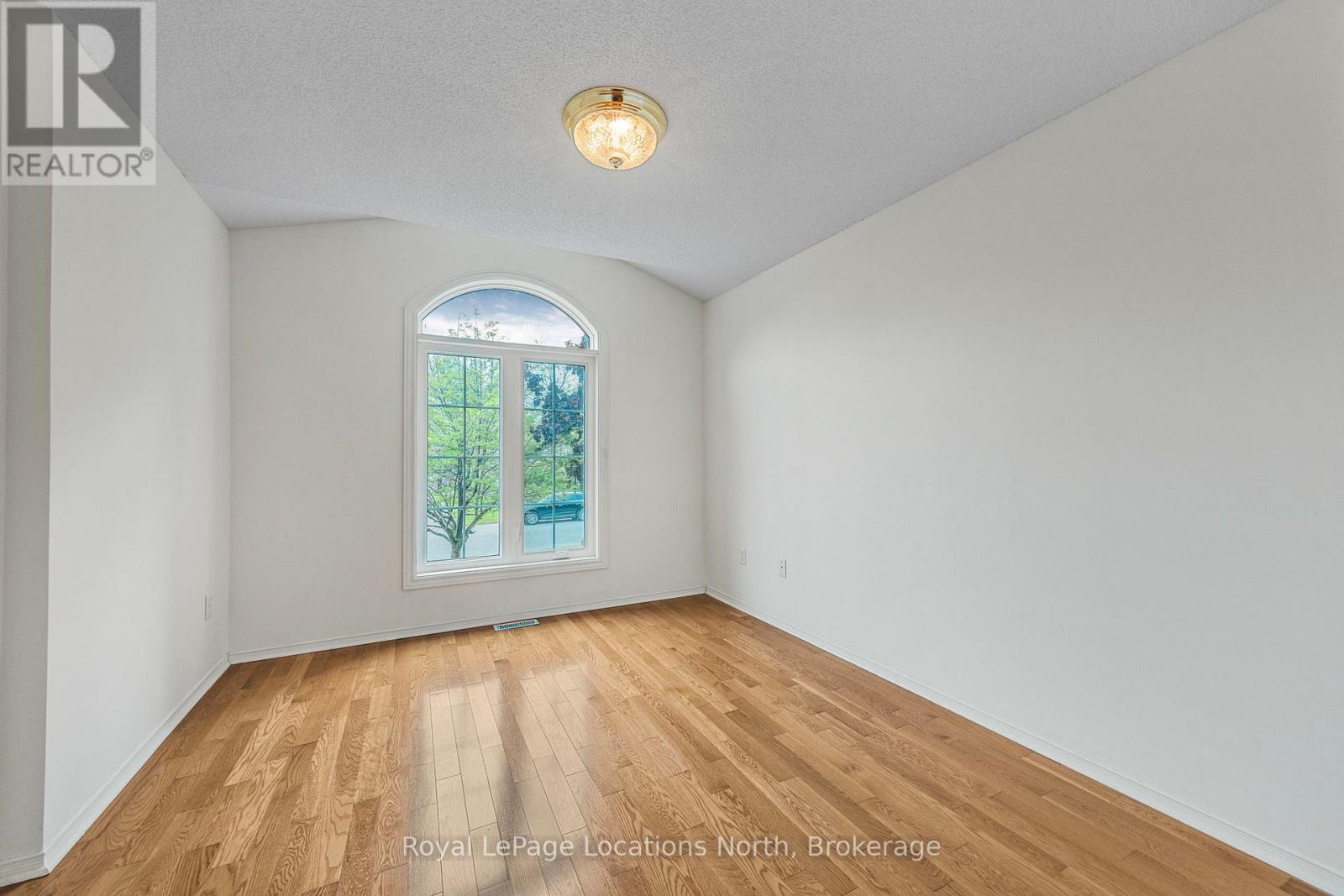 117 Silver Birch Avenue, Wasaga Beach, Ontario  L9Z 1N2 - Photo 26 - S12215288