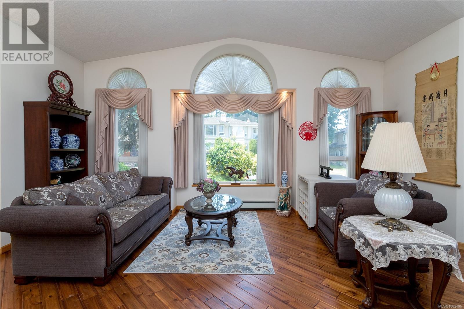 4405 Moonlight Lane, Saanich, British Columbia  V8N 6K7 - Photo 10 - 1003406