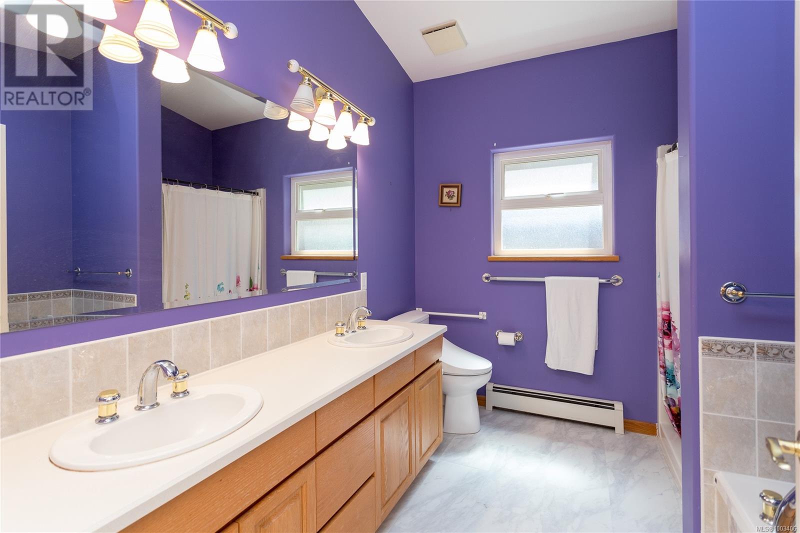 4405 Moonlight Lane, Saanich, British Columbia  V8N 6K7 - Photo 14 - 1003406
