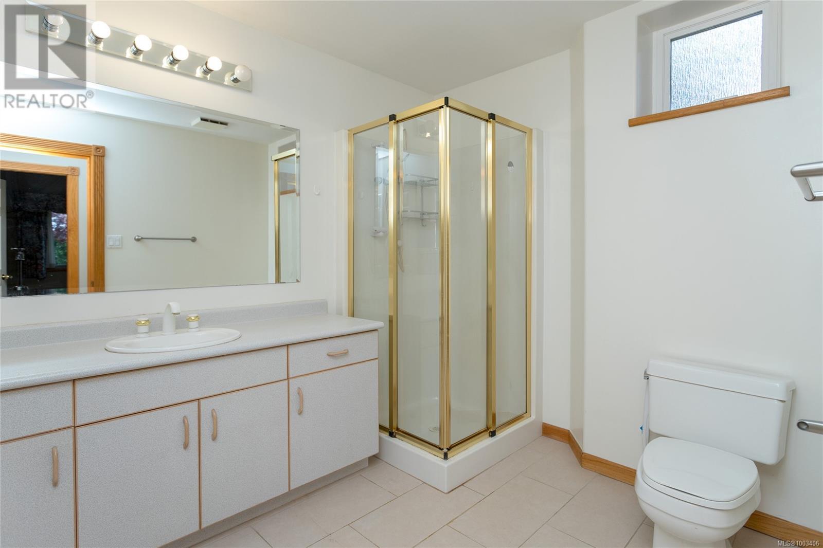 4405 Moonlight Lane, Saanich, British Columbia  V8N 6K7 - Photo 27 - 1003406