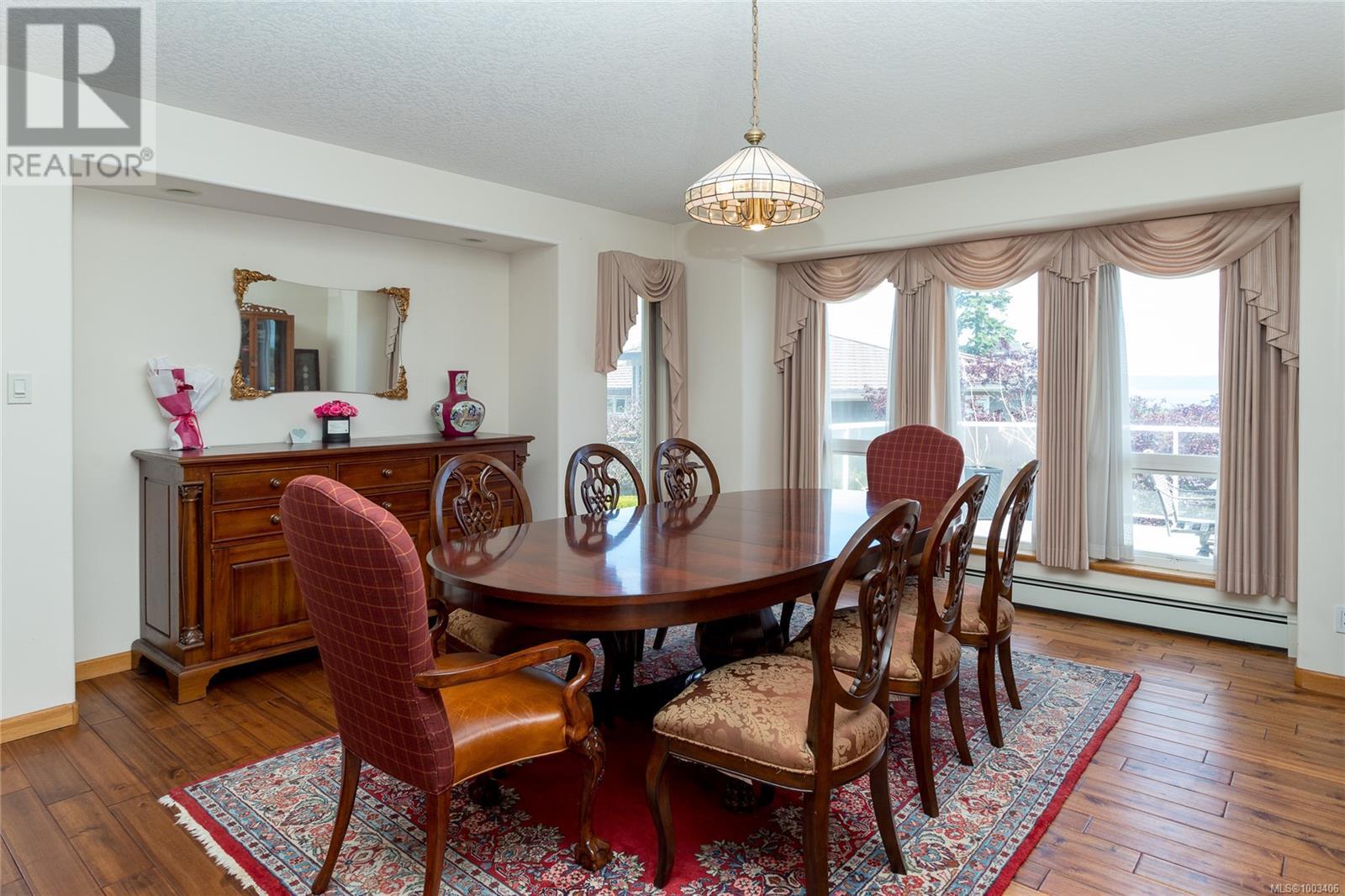 4405 Moonlight Lane, Saanich, British Columbia  V8N 6K7 - Photo 6 - 1003406