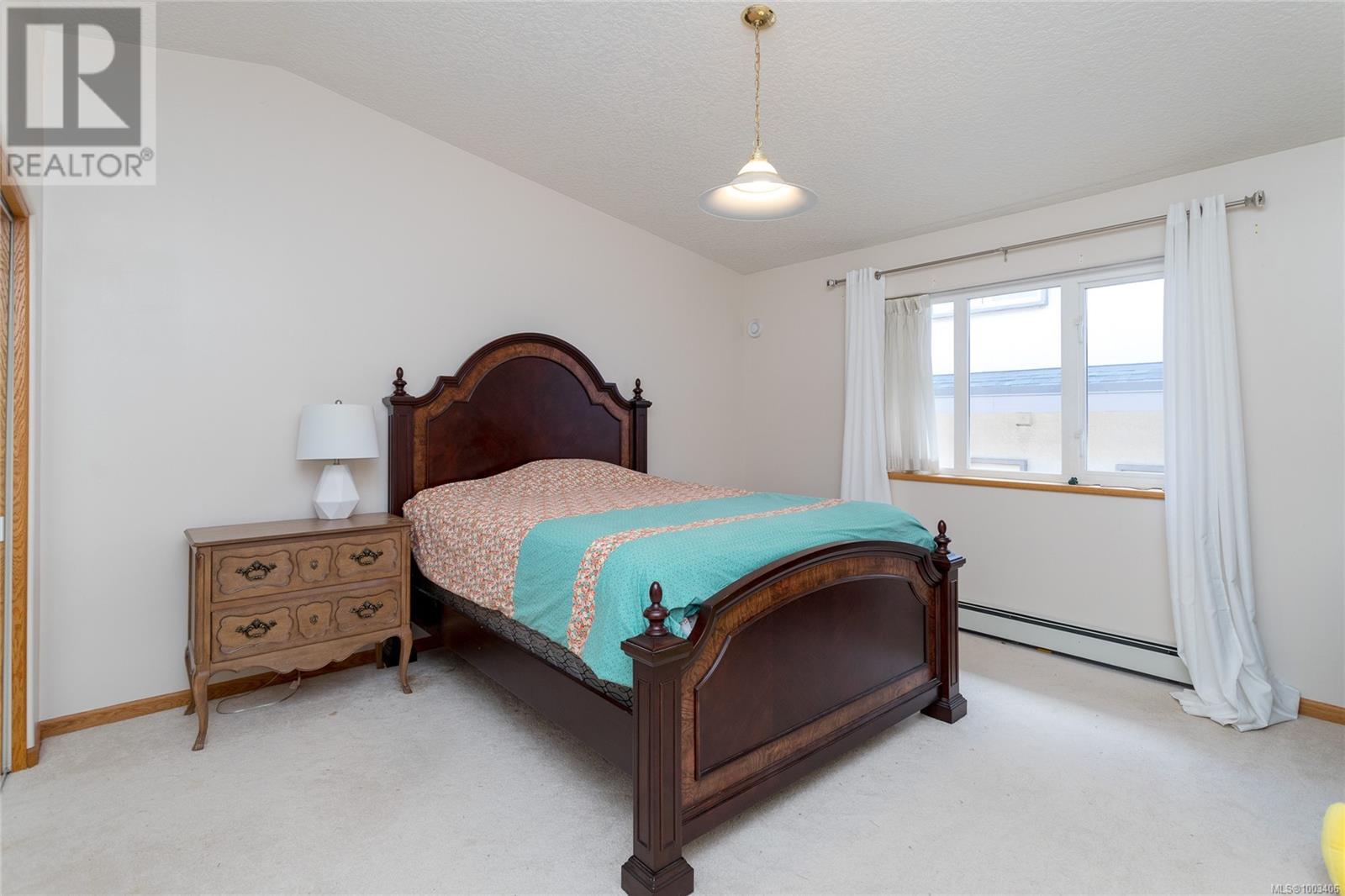 4405 Moonlight Lane, Saanich, British Columbia  V8N 6K7 - Photo 13 - 1003406