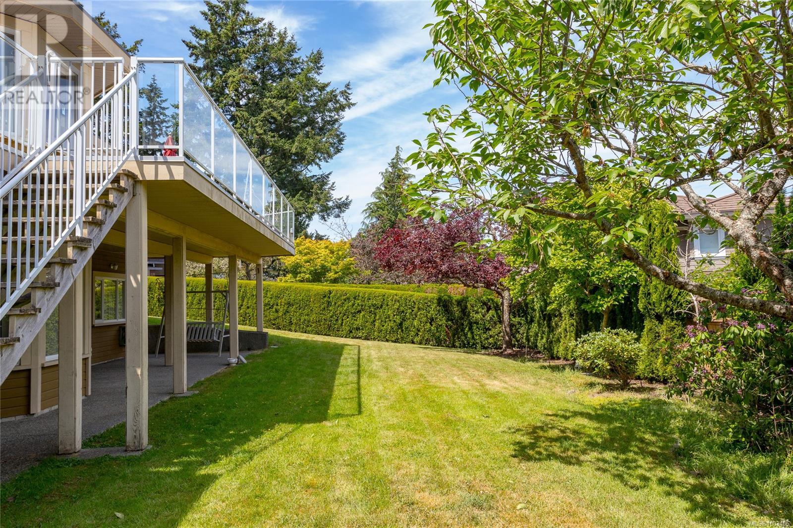 4405 Moonlight Lane, Saanich, British Columbia  V8N 6K7 - Photo 31 - 1003406