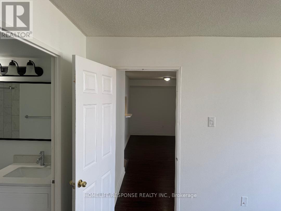 1102 - 285 Enfield Place, Mississauga, Ontario  L5B 3Y6 - Photo 14 - W12145794