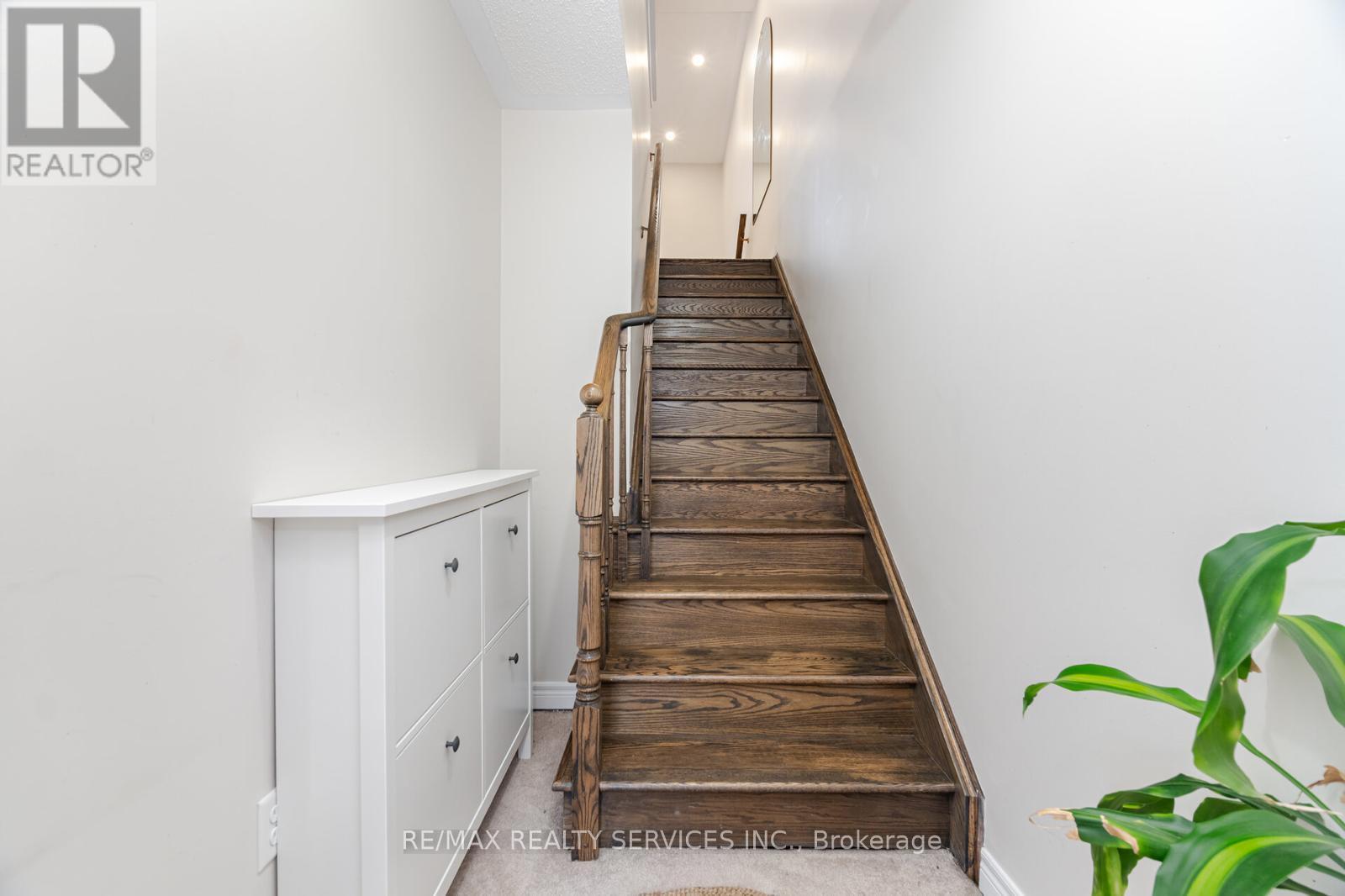 1410 Granrock Crescent, Mississauga, Ontario  L5V 0E1 - Photo 16 - W12218586