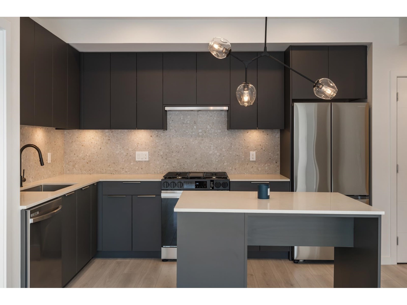 521 7936 206 Street, Langley, British Columbia  V2Y 3X8 - Photo 12 - R3014541