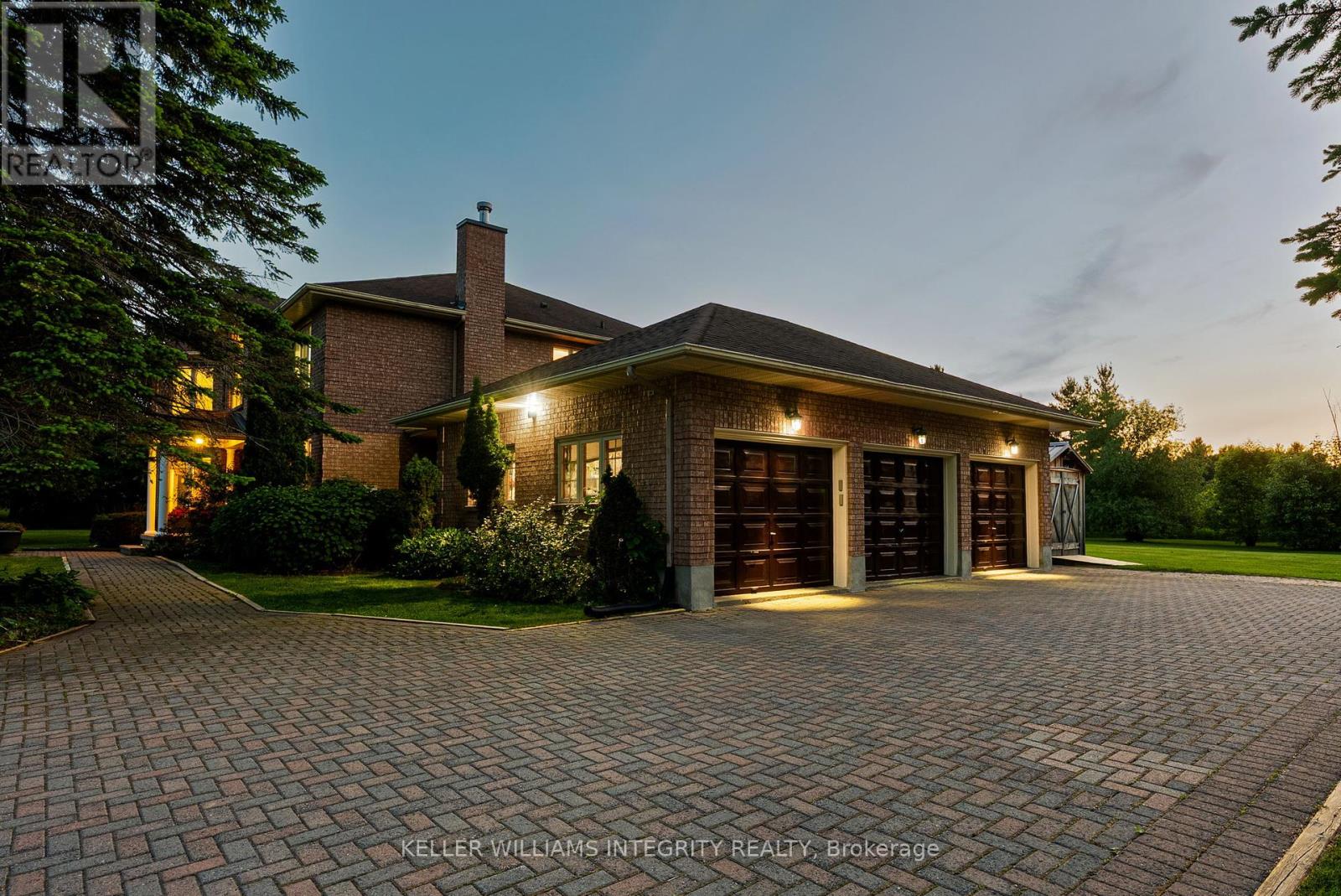 Property at 22 MARCHBROOK CIRCLE image 3