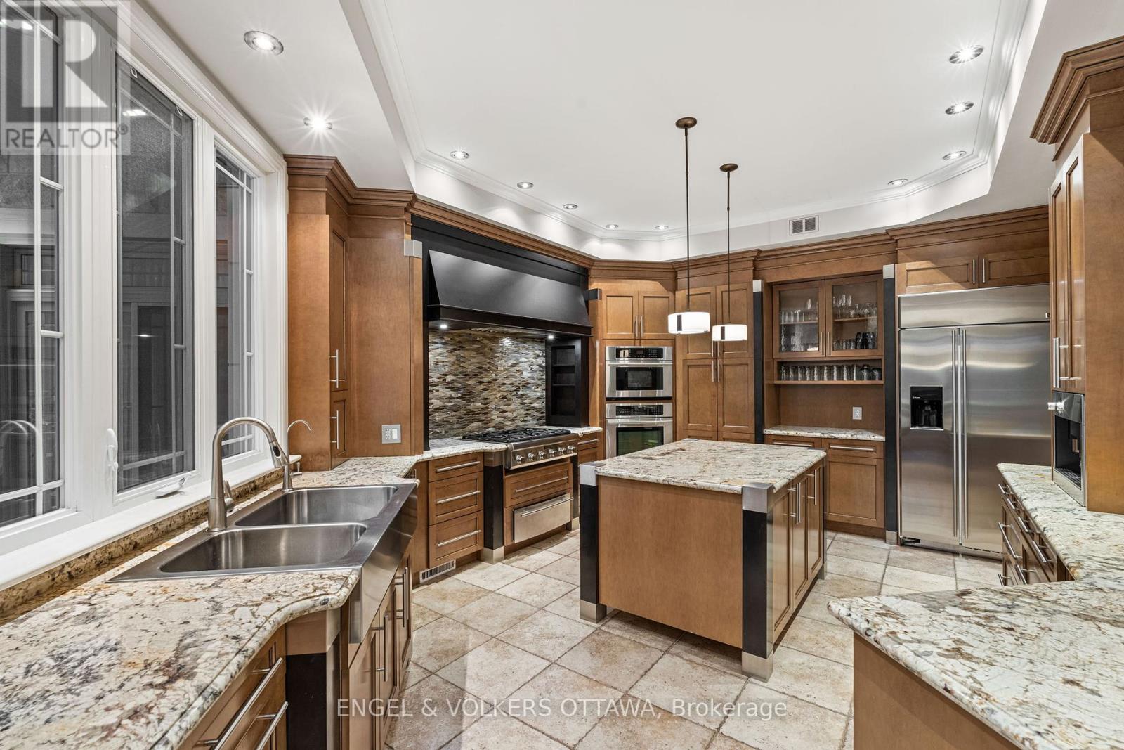 5800 Queenscourt Crescent, Ottawa, Ontario  K4M 1K3 - Photo 13 - X12219469