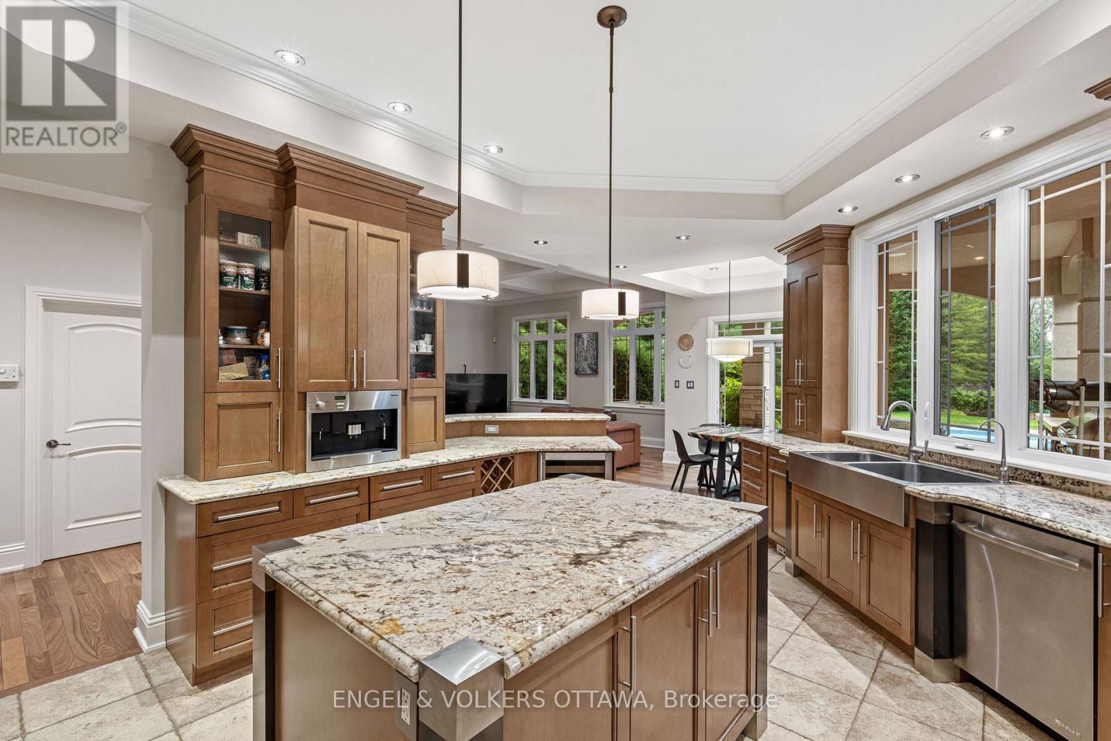 5800 Queenscourt Crescent, Ottawa, Ontario  K4M 1K3 - Photo 16 - X12219469