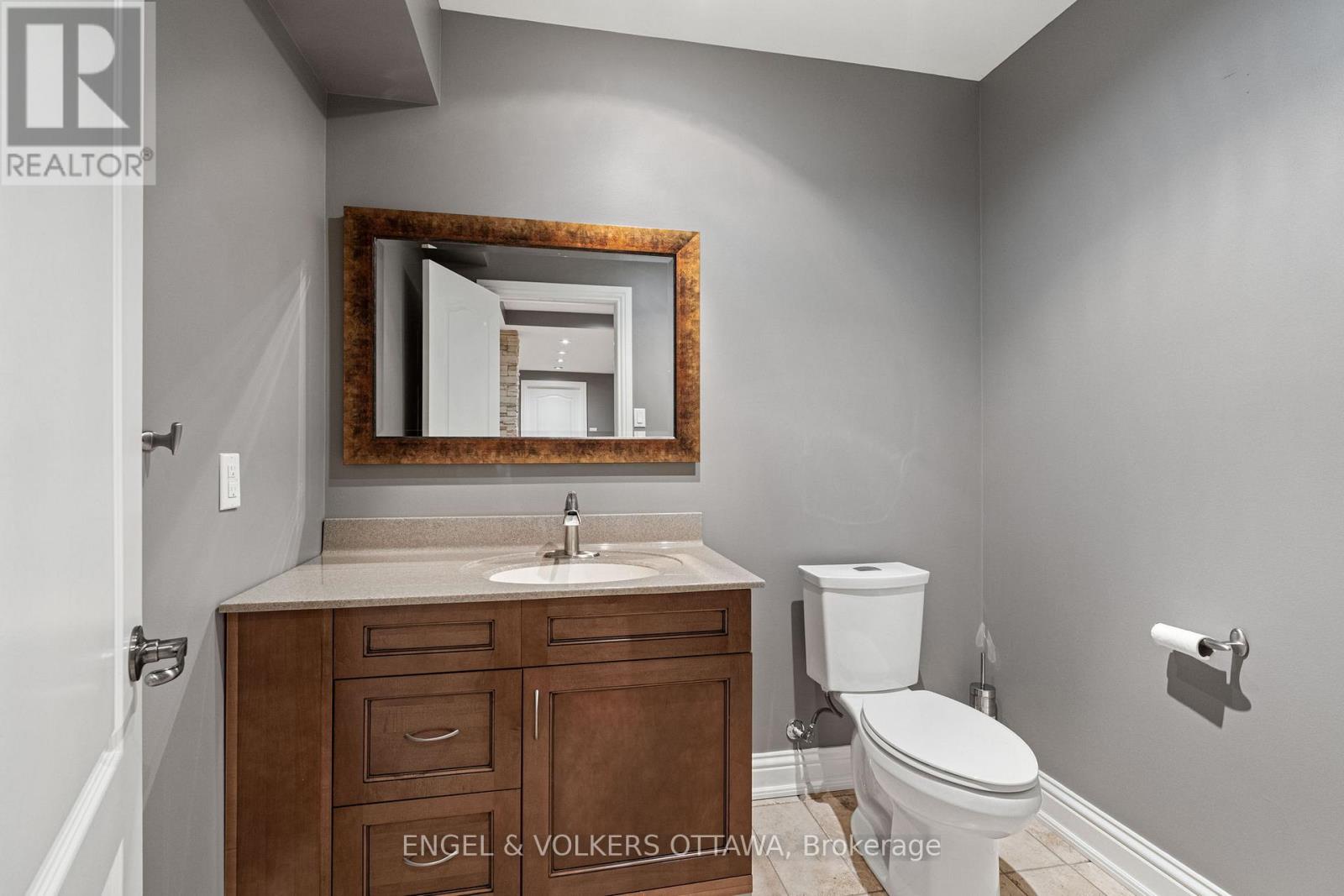 5800 Queenscourt Crescent, Ottawa, Ontario  K4M 1K3 - Photo 33 - X12219469