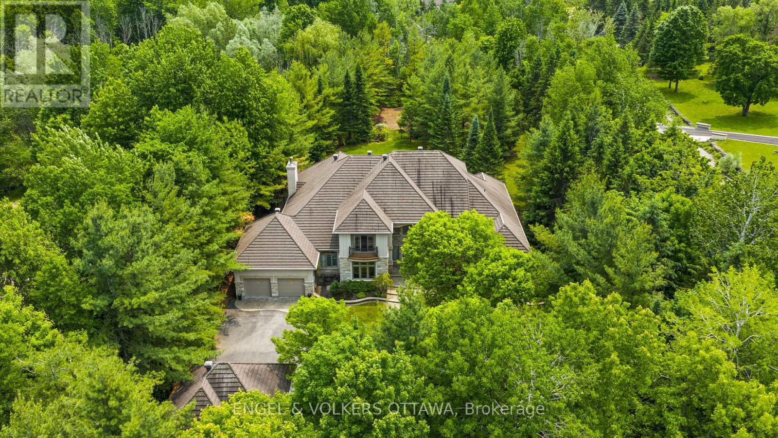 5800 Queenscourt Crescent, Ottawa, Ontario  K4M 1K3 - Photo 40 - X12219469