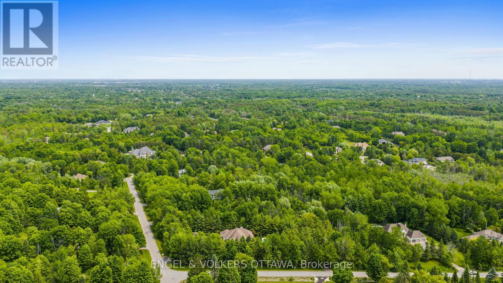5800 Queenscourt Crescent, Ottawa, Ontario  K4M 1K3 - Photo 47 - X12219469