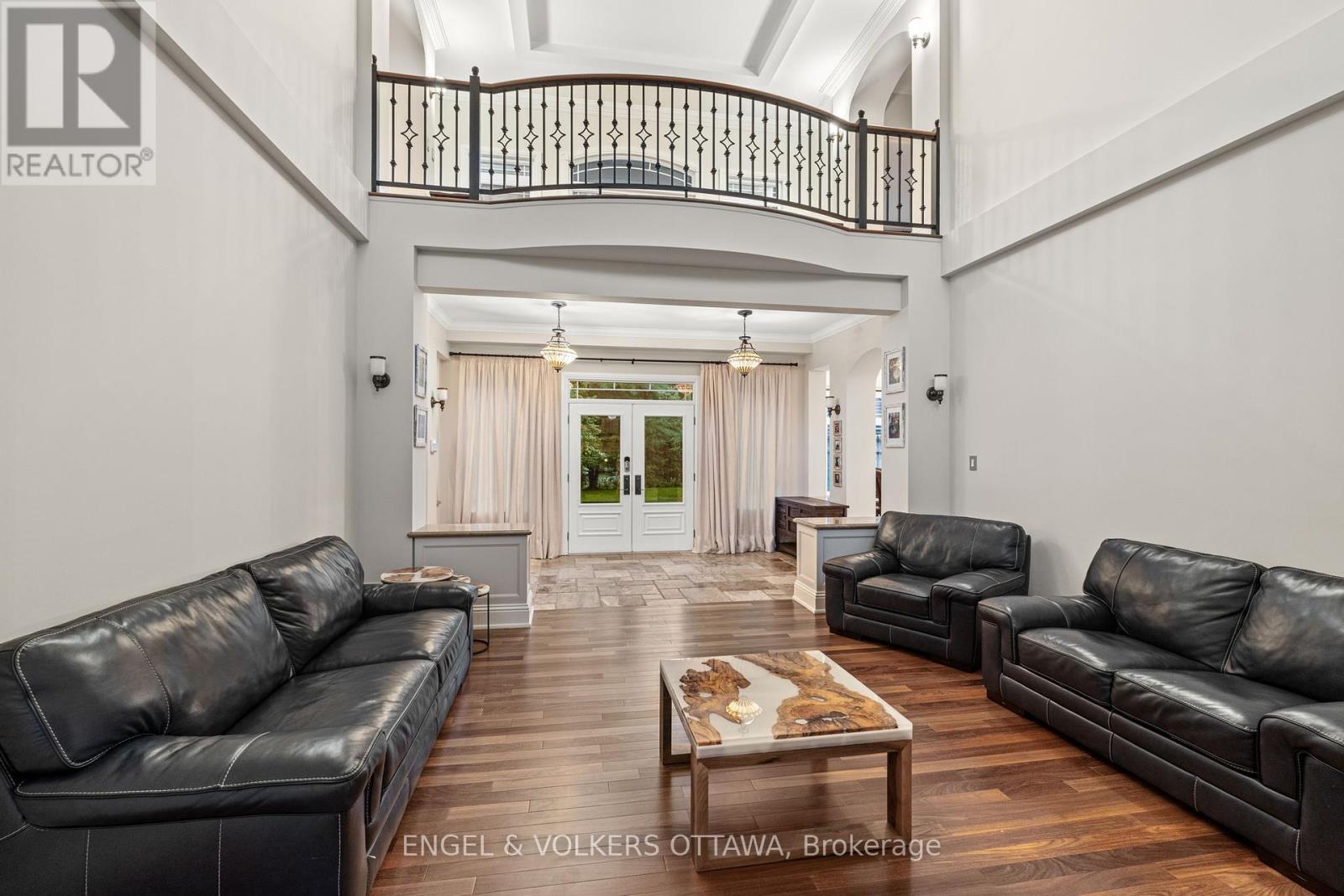 5800 Queenscourt Crescent, Ottawa, Ontario  K4M 1K3 - Photo 6 - X12219469