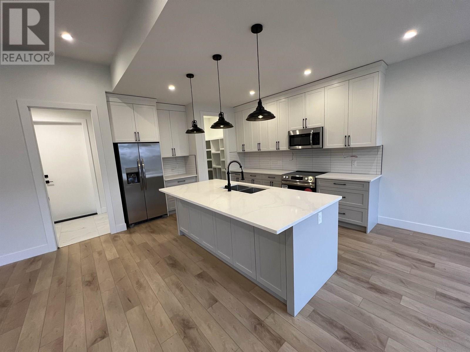 10611 111 Street, Fort St. John, British Columbia  V1J 0L6 - Photo 7 - R3014883