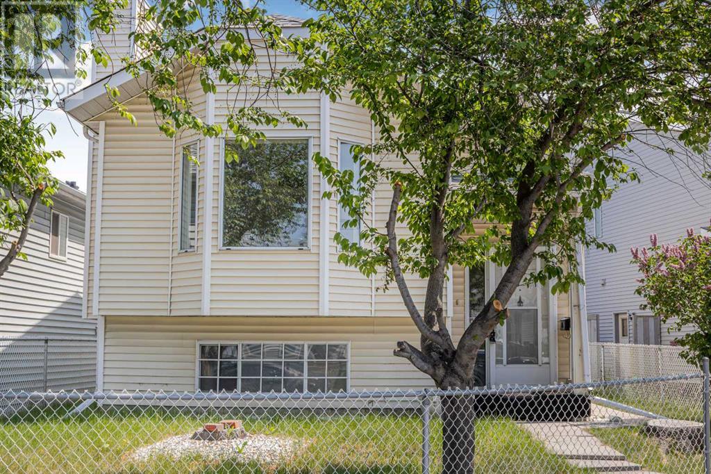45 Erin Grove Place Se, Calgary, Alberta  T2B 3A6 - Photo 2 - A2229064