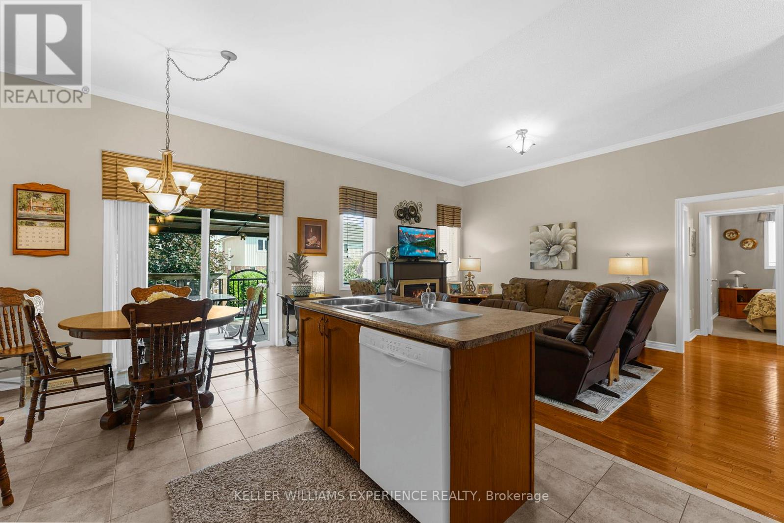 40 Collier Crescent, Essa, Ontario  L3W 0M6 - Photo 21 - N12219311