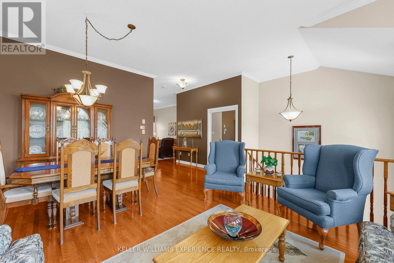 40 Collier Crescent, Essa, Ontario  L3W 0M6 - Photo 10 - N12219311