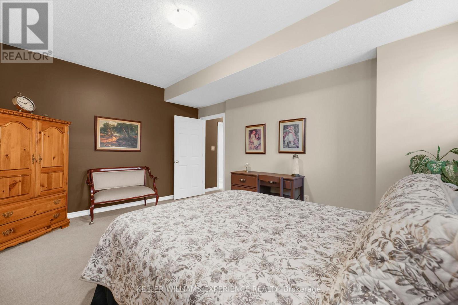 40 Collier Crescent, Essa, Ontario  L3W 0M6 - Photo 25 - N12219311